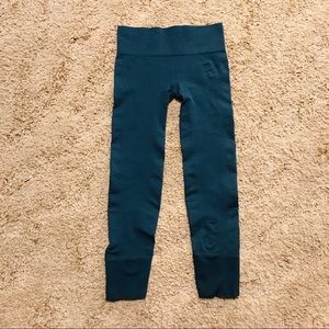 Lululemon hi-Rise Compression Style Leggings 25”